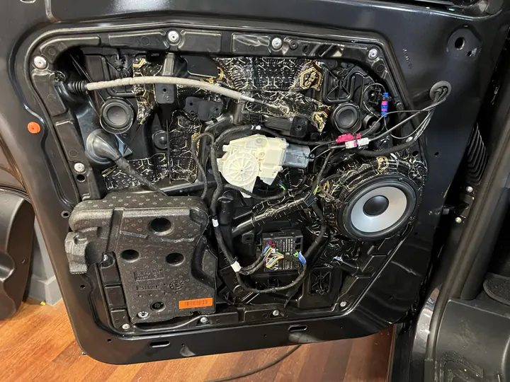 SoundGarage Fahrzeugprojekt – Detailaufnahme 33